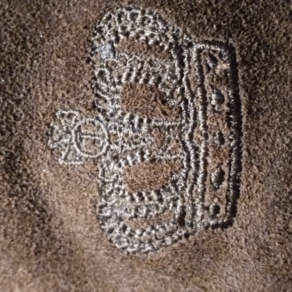 NWOB - Juicy Couture - Signature Chocolate Brown Suede Knee-high Boots. Size 8.5 - Picture 11 of 12